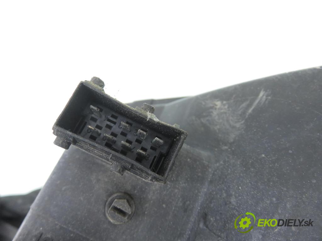 PEUGEOT PARTNER Combispace (5F) KOMBIVAN 2004 66,00 2.0 HDI - RHY (DW10TD) 1997,00 Svetlo PP