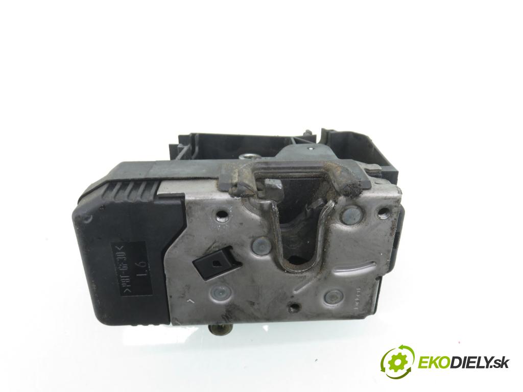 RENAULT TRAFIC II Autobus (JL) BUS 2002 74,00 1.9 dCI 100 (JL0C) - F9Q 760 1870,00 zámok BRÁNKY 8200020187