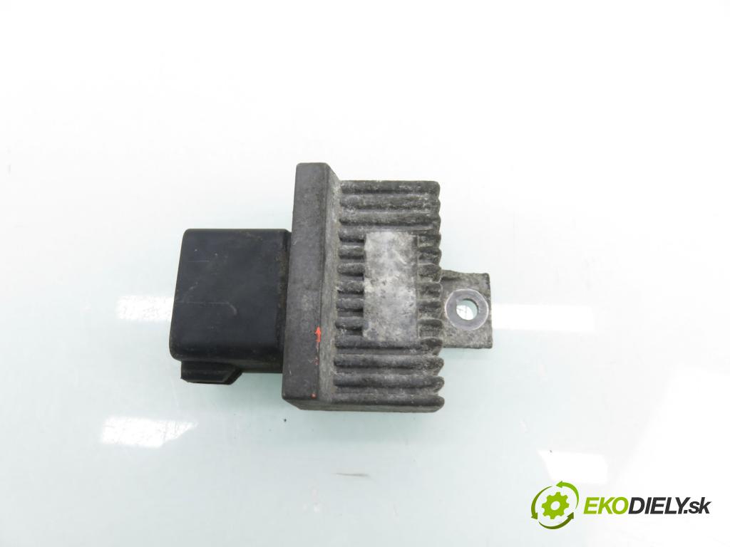 RENAULT TRAFIC II Autobus (JL) BUS 2002 74,00 1.9 dCI 100 (JL0C) - F9Q 760 1870,00 RELÉ: JÚN: 