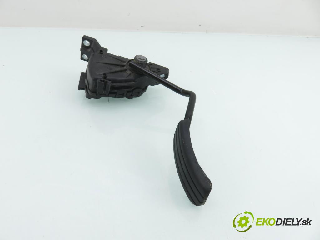 RENAULT TRAFIC II Autobus (JL) BUS 2002 74,00 1.9 dCI 100 (JL0C) - F9Q 760 1870,00 potenciometr plynového pedálu 7700313060 ; 6PV00811914 (Potenciometr plynového pedálu)