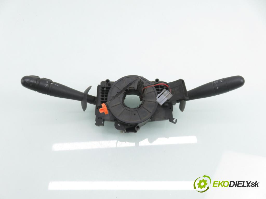 RENAULT TRAFIC II Autobus (JL) BUS 2002 74,00 1.9 dCI 100 (JL0C) - F9Q 760 1870,00 páčka/prepínač 8200070265