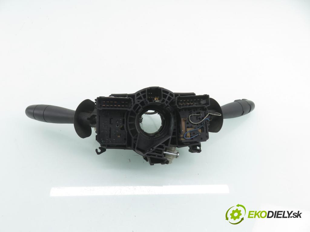 RENAULT TRAFIC II Autobus (JL) BUS 2002 74,00 1.9 dCI 100 (JL0C) - F9Q 760 1870,00 páčka/prepínač 8200070265