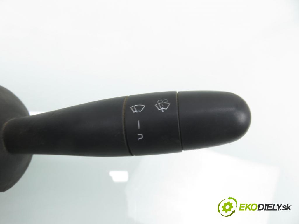 RENAULT TRAFIC II Autobus (JL) BUS 2002 74,00 1.9 dCI 100 (JL0C) - F9Q 760 1870,00 páčka/prepínač 8200070265