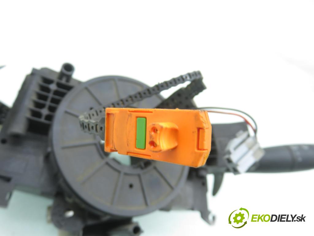 RENAULT TRAFIC II Autobus (JL) BUS 2002 74,00 1.9 dCI 100 (JL0C) - F9Q 760 1870,00 páčka/prepínač 8200070265