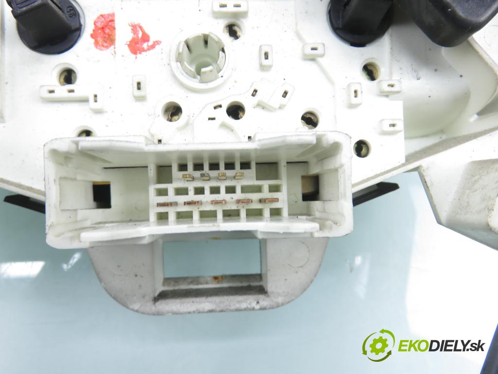 RENAULT TRAFIC II Autobus (JL) BUS 2002 74,00 1.9 dCI 100 (JL0C) - F9Q 760 1870,00 Panel kúrenia W964097K