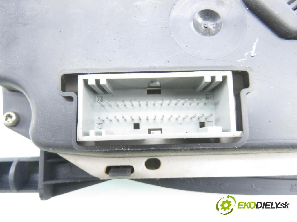 RENAULT TRAFIC II Autobus (JL) BUS 2002 74,00 1.9 dCI 100 (JL0C) - F9Q 760 1870,00 prístrojovka elektrický P8200006337A