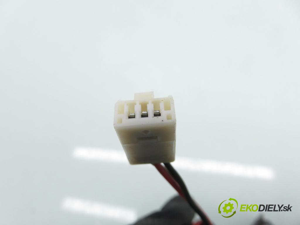 TOYOTA RAV 4 I (_A1_) SUV 1994 95,00 2.0 4WD - 3S-FE 1998,00 Spätné zrkadlo