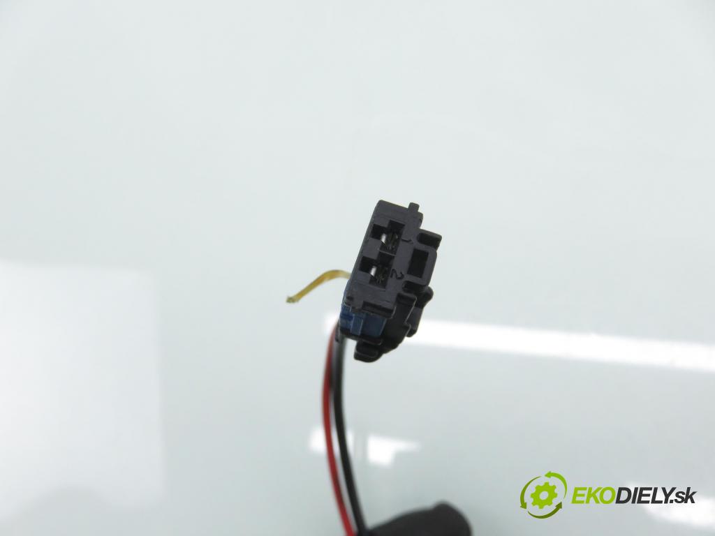 PEUGEOT 307 (3A/C) HB 2002 66,00 2.0 HDi 90 - RHY (DW10TD) 1997,00 spinačka 9648445180 (Spínacia skrinka)