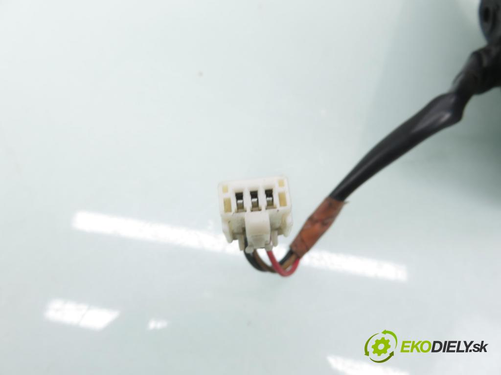 TOYOTA RAV 4 I (_A1_) SUV 1994 95,00 2.0 4WD - 3S-FE 1998,00 zpětné zrcátko LE