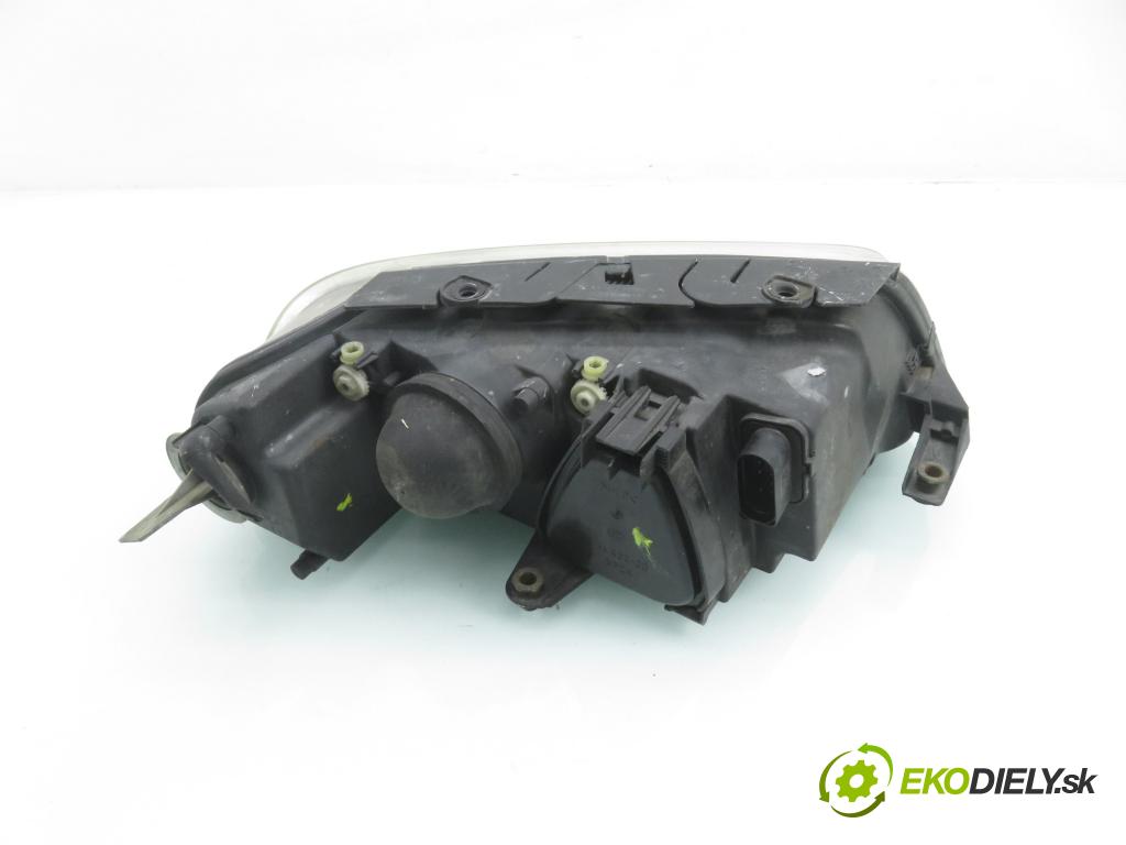 VW PASSAT B5.5 (3B3) SEDAN 2001 74,00 1.9 TDI PD 101 - AVB 1896,00 Svetlo LP 3B0941015AK