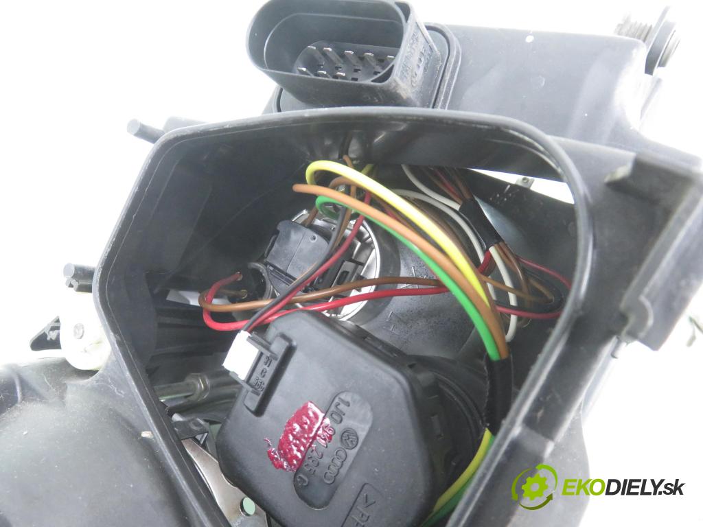 VW PASSAT B5.5 (3B3) SEDAN 2001 74,00 1.9 TDI PD 101 - AVB 1896,00 Svetlo LP 3B0941015AK