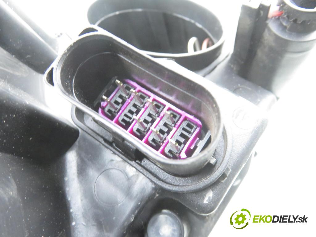 VW PASSAT B6 (3C2) SEDAN 2005 77,00 1.9 TDI PD 105 - BKC 1896,00 Svetlo LP