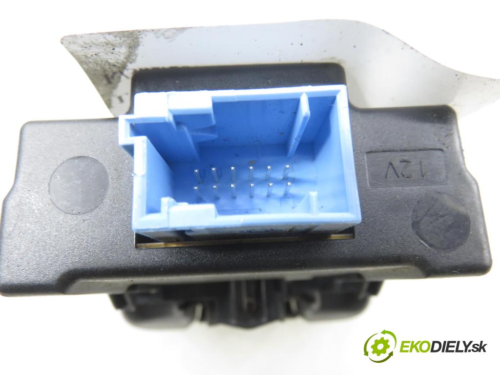 RENAULT SCENIC II (JM0/1_) MINIVAN 2006 96,00 1.9 dCi (JM15) - F9Q 804 1870,00 vypínač brzdy MANUÁLNY: 8200610146