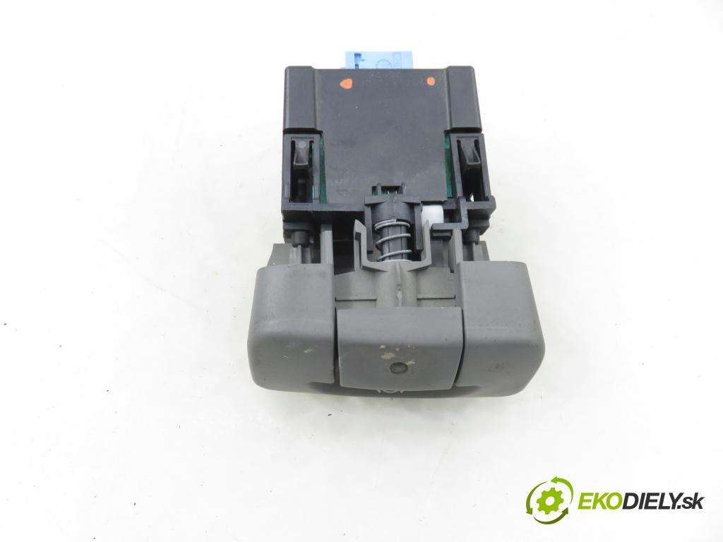 RENAULT SCENIC II (JM0/1_) MINIVAN 2006 96,00 1.9 dCi (JM15) - F9Q 804 1870,00 vypínač brzdy MANUÁLNY: 8200610146