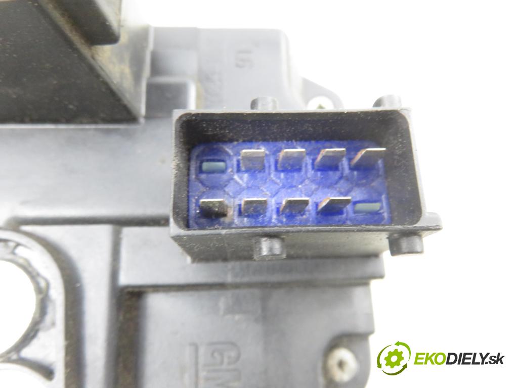 RENAULT TRAFIC II Autobus (JL) BUS 2002 74,00 1.9 dCI 100 (JL0C) - F9Q 760 1870,00 zámok 8200008246 ; 91166237