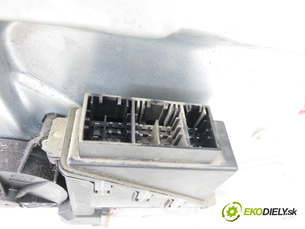 SKODA FABIA I Combi (6Y5) KOMBI 2003 47,00 1.2 - AZQ 1198,00 Mechanizmus okien 6Q1959802A ; 400755A