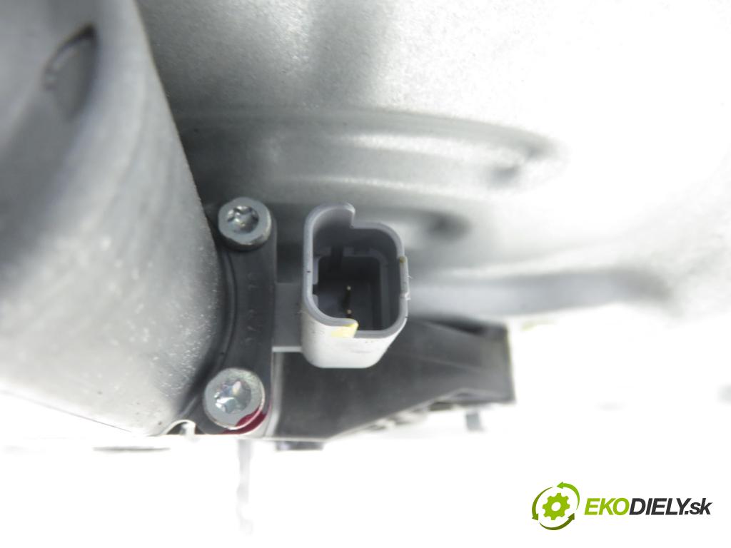 HYUNDAI i30 (FD) HB 2009 66,00 1.6 CRDi 1582,00 mechanismus oken 824702R000 ; 824502R000 ; 0130822542