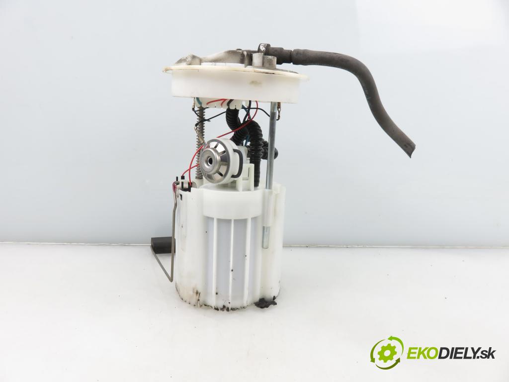 VOLVO V50 (MW) KOMBI 2005 103,00 2.4 - B 5244 S5 2435,00 Pumpa paliva 0580314039