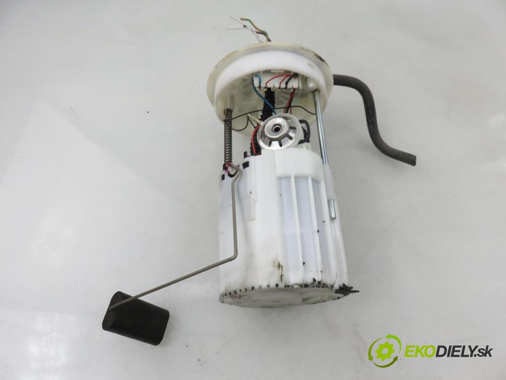 VOLVO V50 (MW) KOMBI 2005 103,00 2.4 - B 5244 S5 2435,00 Pumpa paliva 0580314039