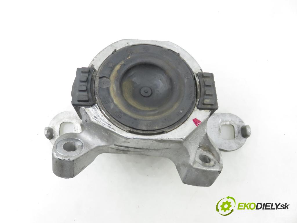 VOLVO V50 (MW) KOMBI 2005 103,00 2.4 - B 5244 S5 2435,00 AirBag motora 