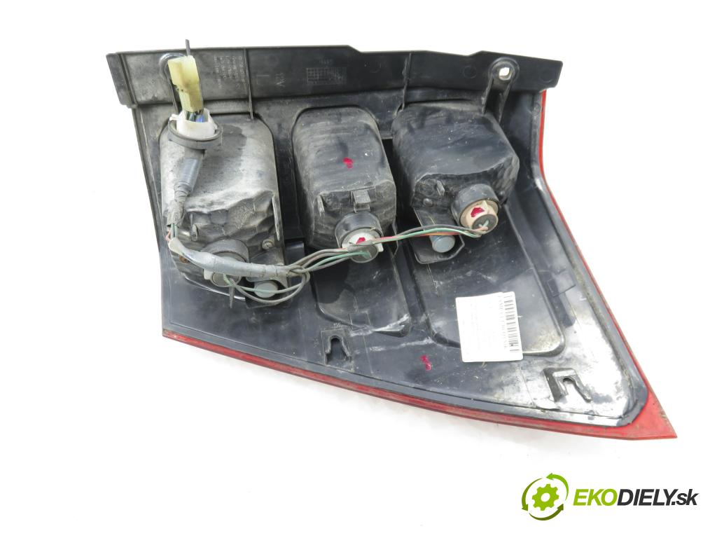 SUZUKI GRAND VITARA II (JT, TE, TD) SUV 2006 95,00 1.9 DDiS 129 4x4 - F9Q 264 1870,00 světlo levé zadní