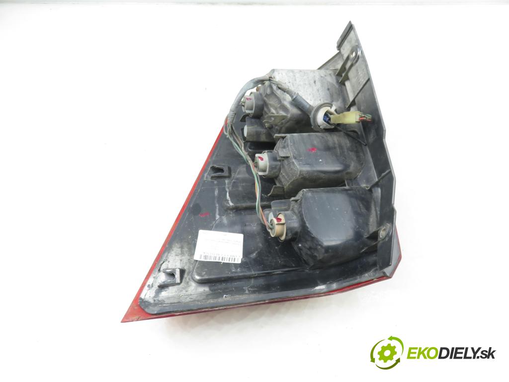 SUZUKI GRAND VITARA II (JT, TE, TD) SUV 2006 95,00 1.9 DDiS 129 4x4 - F9Q 264 1870,00 světlo levé zadní