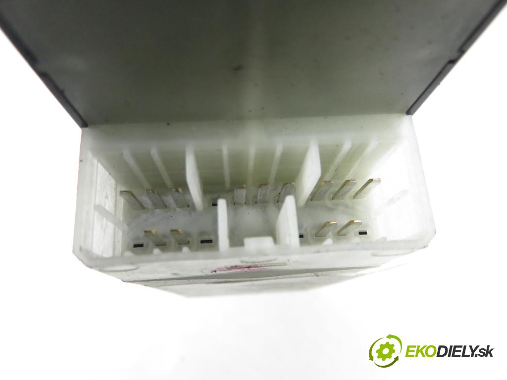 SUZUKI GRAND VITARA II (JT, TE, TD) SUV 2006 95,00 1.9 DDiS 129 4x4 - F9Q 264 1870,00 Panel ovládania okien 8372765J0