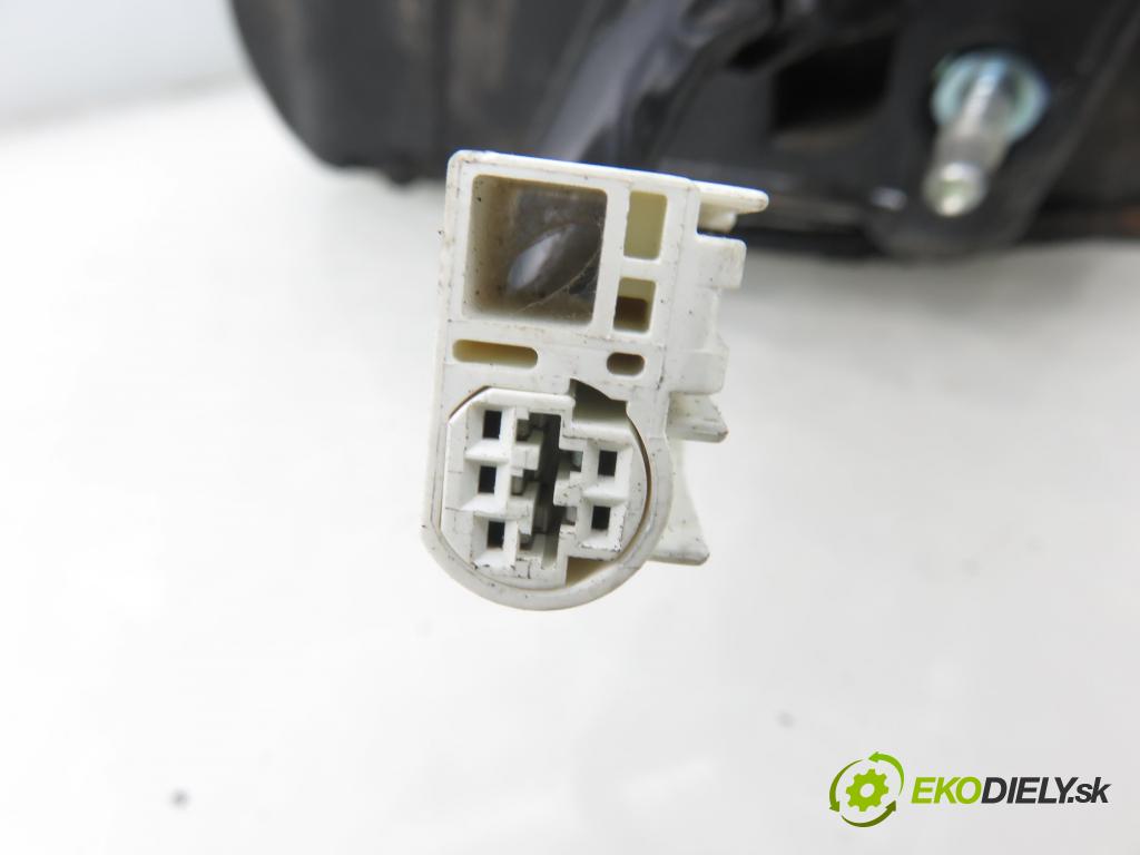 SUZUKI GRAND VITARA II (JT, TE, TD) SUV 2006 95,00 1.9 DDiS 129 4x4 - F9Q 264 1870,00 zpětné zrcátko