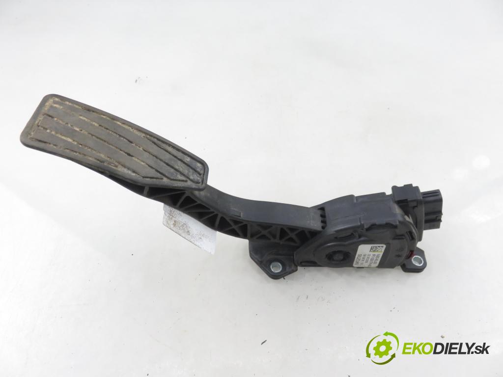 SUZUKI GRAND VITARA II (JT, TE, TD) SUV 2006 95,00 1.9 DDiS 129 4x4 - F9Q 264 1870,00 Potenciometer plynu I590065J00 ; 6PV00907400 (Potenciometer plynového pedálu)