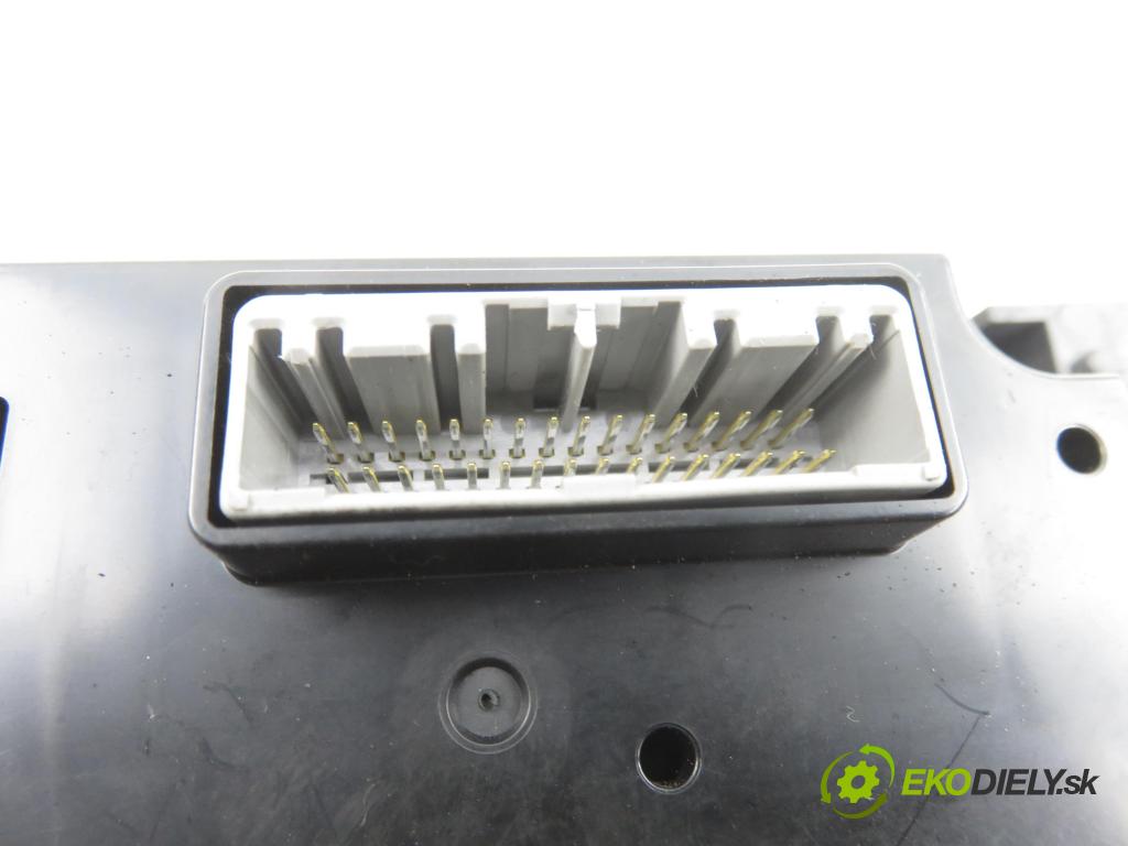 SUZUKI GRAND VITARA II (JT, TE, TD) SUV 2006 95,00 1.9 DDiS 129 4x4 - F9Q 264 1870,00 Panel kúrenia KLIMATRONIK 3951064J0