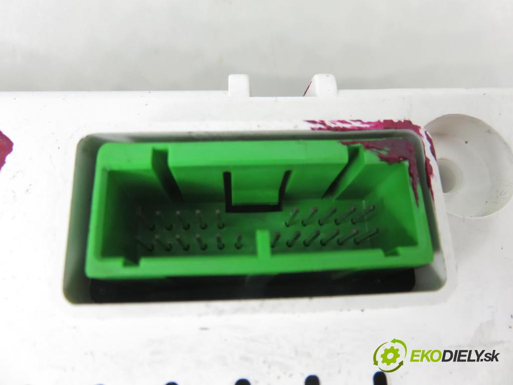 SUZUKI GRAND VITARA II (JT, TE, TD) SUV 2006 95,00 1.9 DDiS 129 4x4 - F9Q 264 1870,00 prístrojovka elektrický 3411067J10