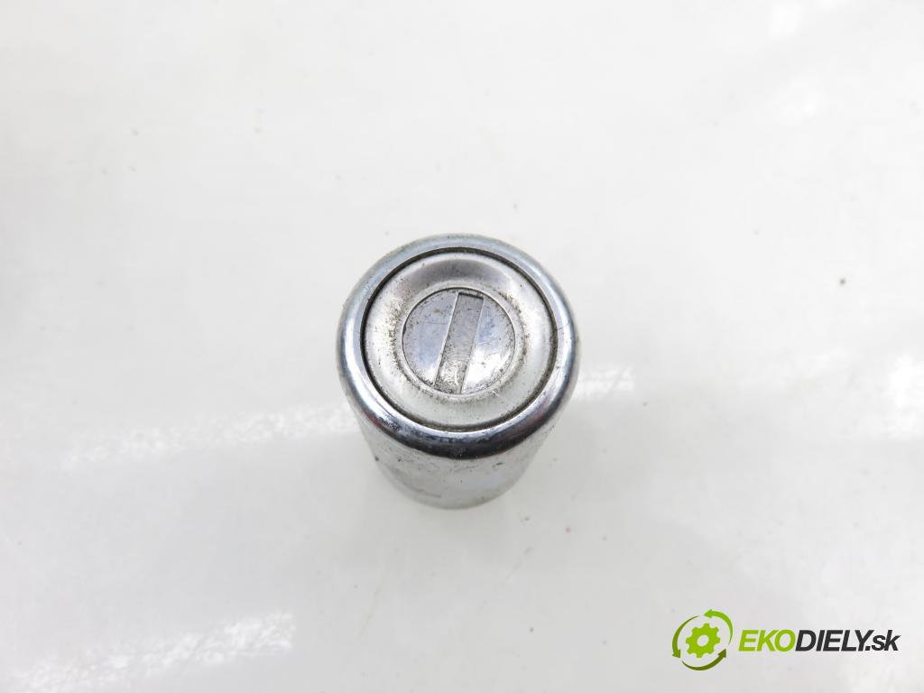 SUZUKI GRAND VITARA II (JT, TE, TD) SUV 2006 95,00 1.9 DDiS 129 4x4 - F9Q 264 1870,00 spínačka SLS18 ; 3397067J0 ; X1T12671M (Spínací skříňka)