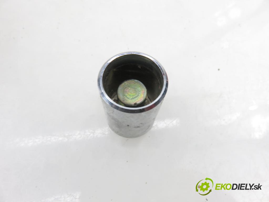 SUZUKI GRAND VITARA II (JT, TE, TD) SUV 2006 95,00 1.9 DDiS 129 4x4 - F9Q 264 1870,00 spínačka SLS18 ; 3397067J0 ; X1T12671M (Spínací skříňka)