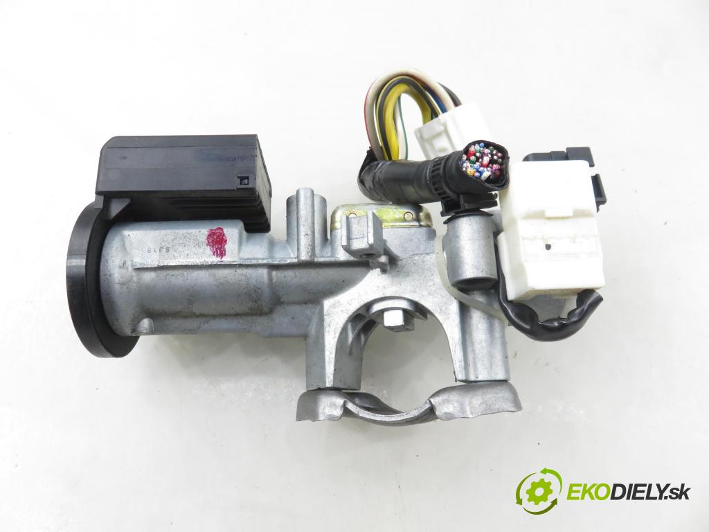 SUZUKI GRAND VITARA II (JT, TE, TD) SUV 2006 95,00 1.9 DDiS 129 4x4 - F9Q 264 1870,00 spínačka SLS18 ; 3397067J0 ; X1T12671M (Spínací skříňka)