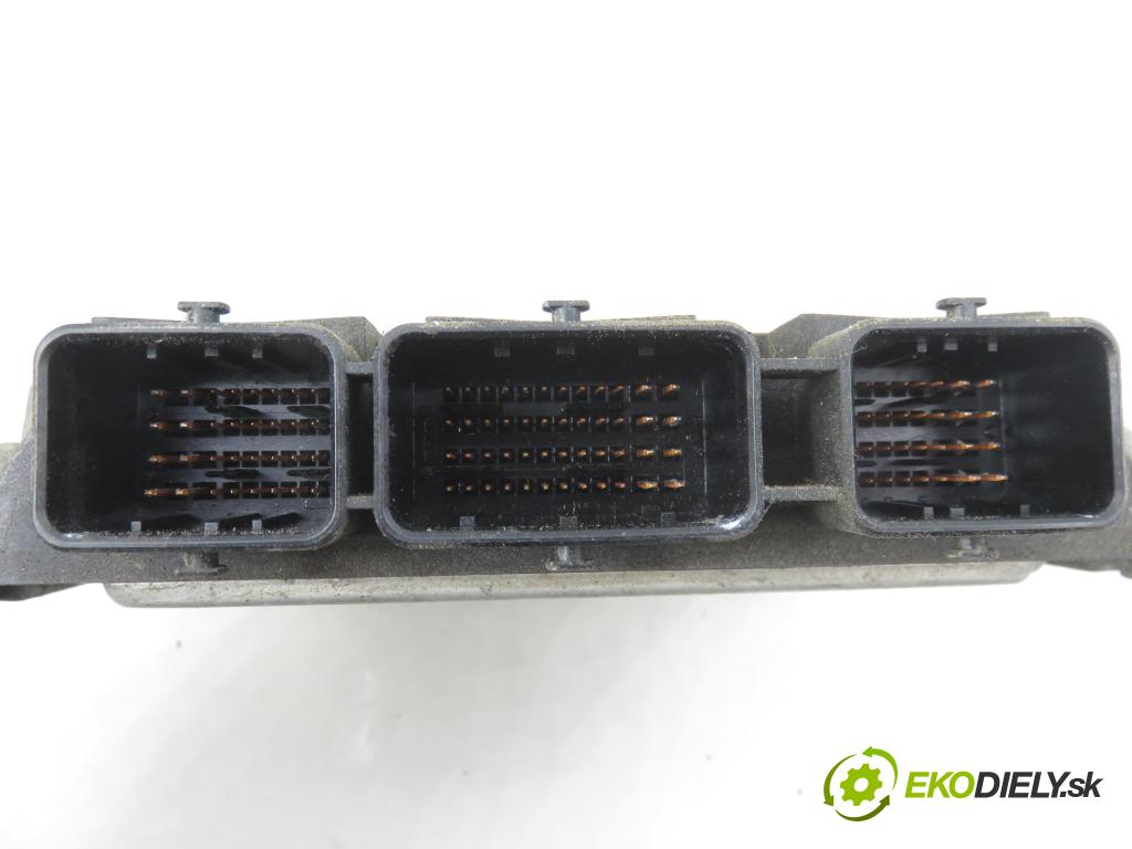 SUZUKI GRAND VITARA II (JT, TE, TD) SUV 2006 95,00 1.9 DDiS 129 4x4 - F9Q 264 1870,00 řídící jednotka motora 8200518648 ; 8200561686 ; 0281012569