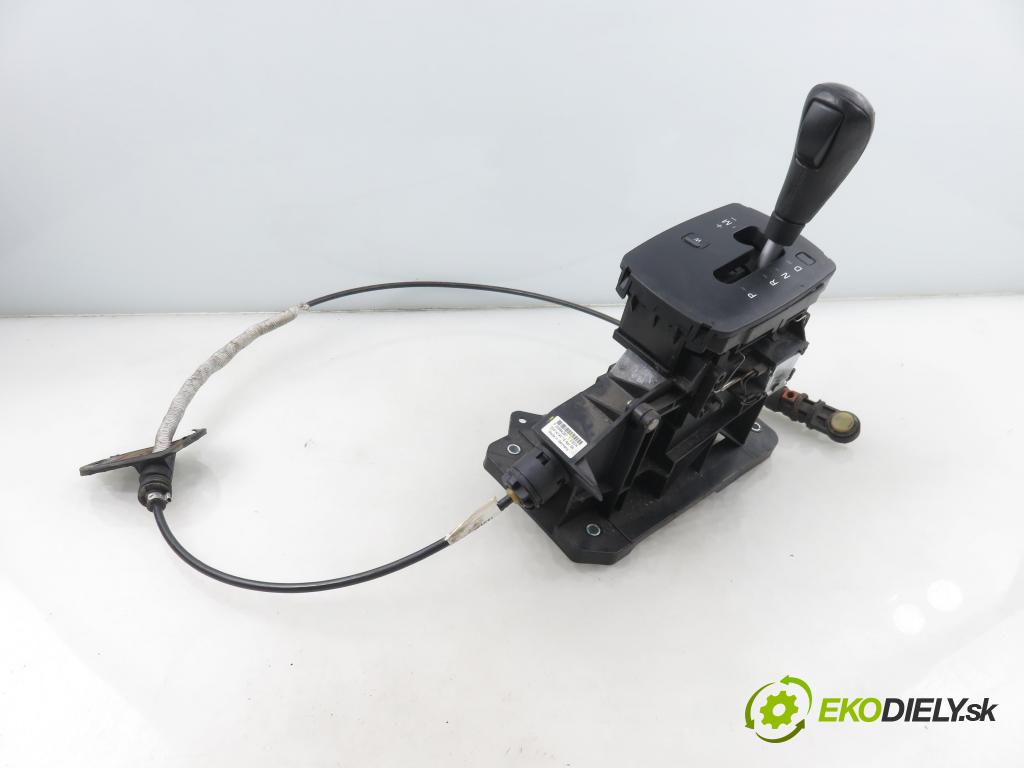 VOLVO V50 (MW) KOMBI 2005 103,00 2.4 - B 5244 S5 2435,00 ZVEDÁK: P30684287