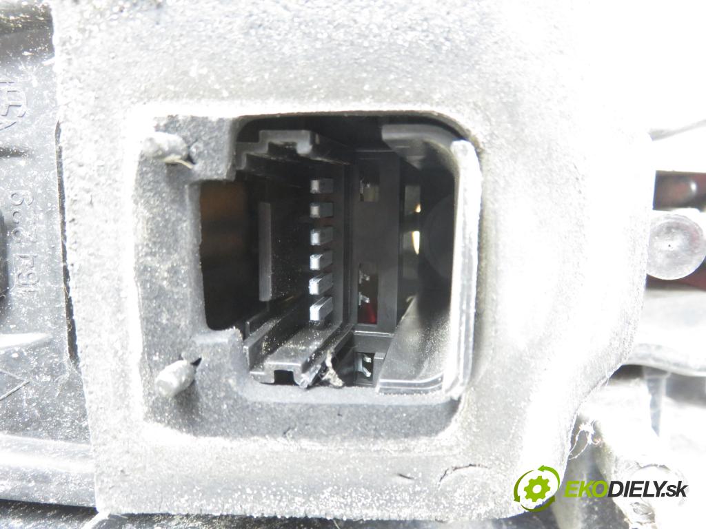 RENAULT SCENIC II (JM0/1_) MINIVAN 2006 96,00 1.9 dCi (JM15) - F9Q 804 1870,00 světlo pravé zadní 8200474327A