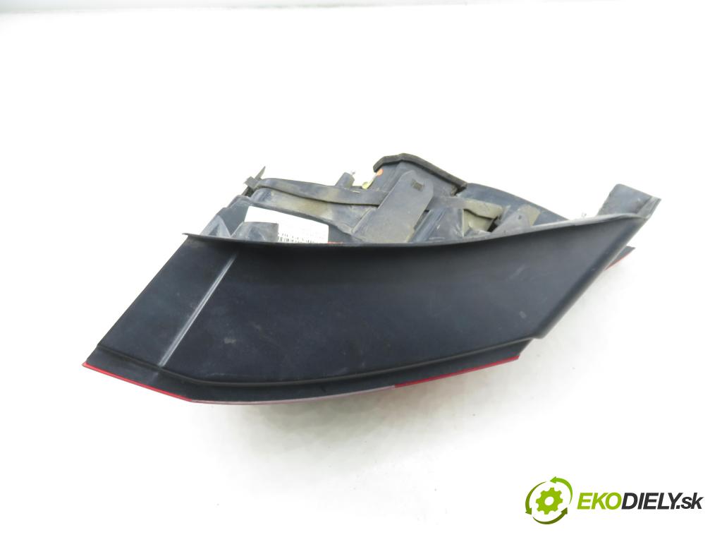 RENAULT SCENIC II (JM0/1_) MINIVAN 2006 96,00 1.9 dCi (JM15) - F9Q 804 1870,00 světlo pravé zadní 8200474327A