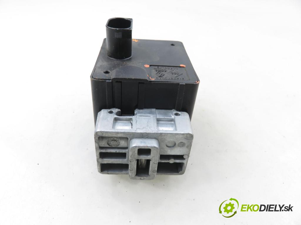 RENAULT SCENIC II (JM0/1_) MINIVAN 2006 96,00 1.9 dCi (JM15) - F9Q 804 1870,00 blokáda tyče volantu 8200468515 ; E0160200