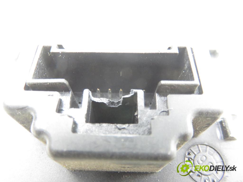 RENAULT SCENIC II (JM0/1_) MINIVAN 2006 96,00 1.9 dCi (JM15) - F9Q 804 1870,00 čítač KARTY: S116539002E ; 8200125077