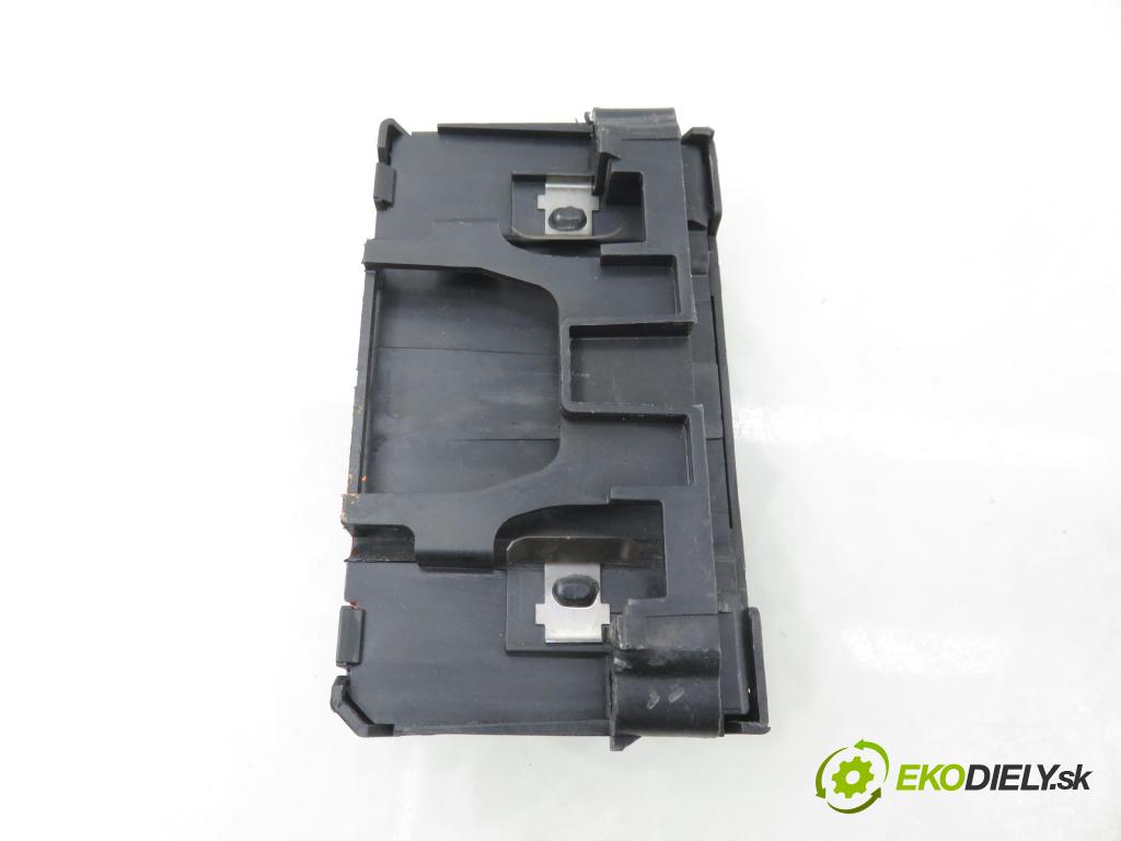 RENAULT SCENIC II (JM0/1_) MINIVAN 2006 96,00 1.9 dCi (JM15) - F9Q 804 1870,00 čítač KARTY: S116539002E ; 8200125077