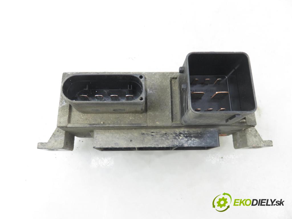 RENAULT SCENIC II (JM0/1_) MINIVAN 2006 96,00 1.9 dCi (JM15) - F9Q 804 1870,00 RELÉ: JÚN: 8200558438A