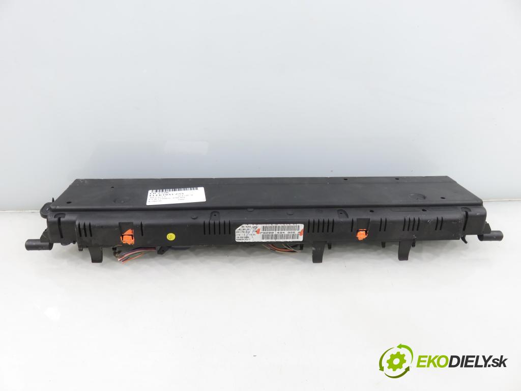 RENAULT SCENIC II (JM0/1_) MINIVAN 2006 96,00 1.9 dCi (JM15) - F9Q 804 1870,00 prístrojovka elektrický P8200494955A