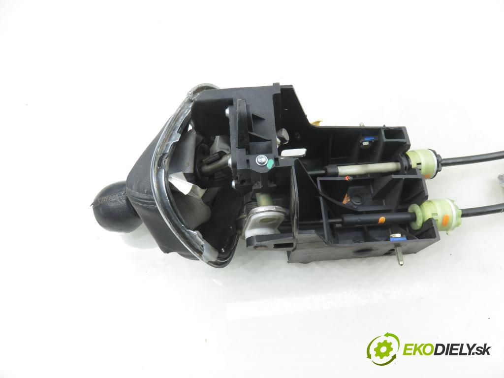 RENAULT SCENIC II (JM0/1_) MINIVAN 2006 96,00 1.9 dCi (JM15) - F9Q 804 1870,00 ZVEDÁK: 8200587252