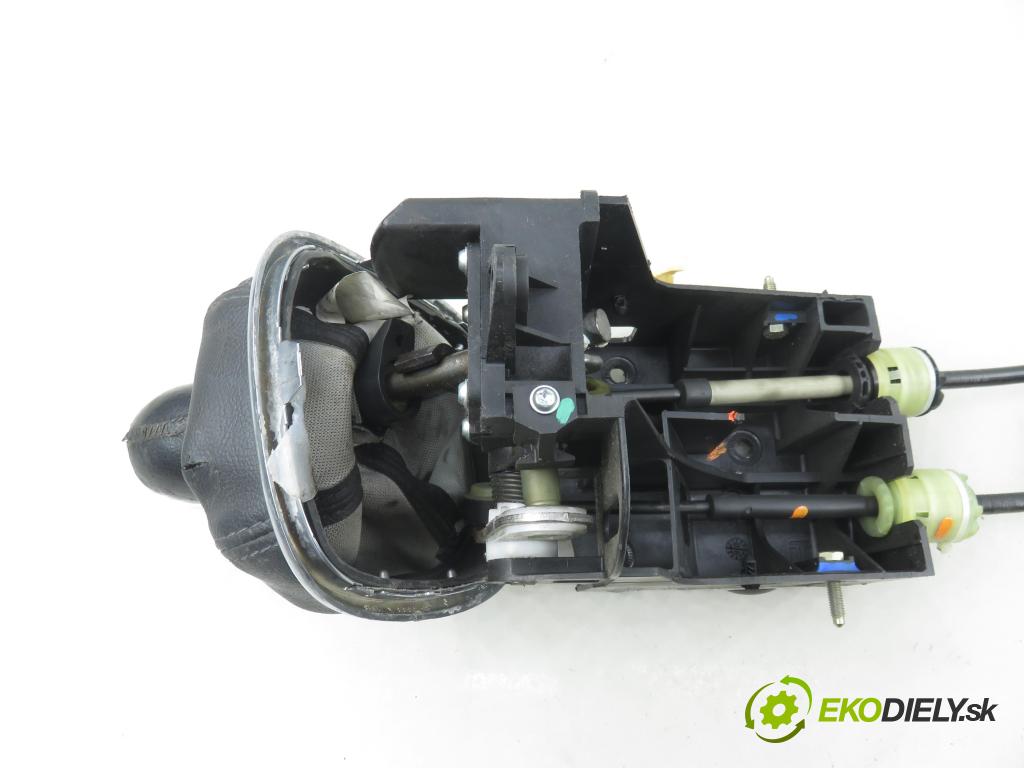 RENAULT SCENIC II (JM0/1_) MINIVAN 2006 96,00 1.9 dCi (JM15) - F9Q 804 1870,00 ZVEDÁK: 8200587252