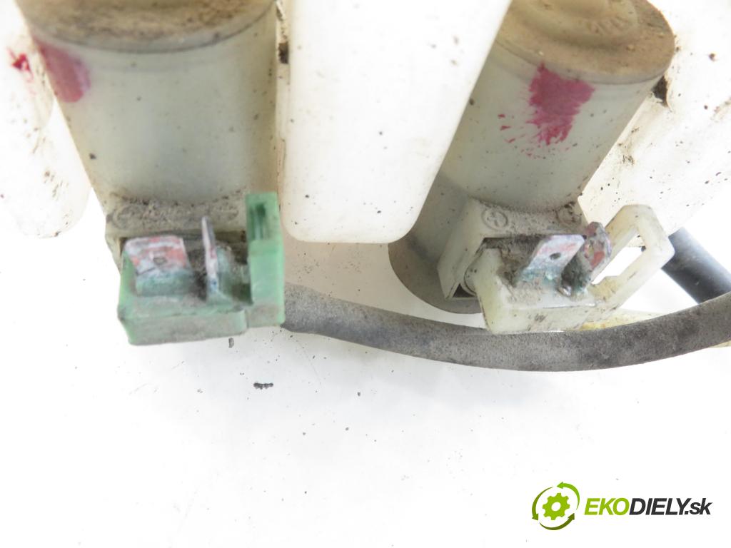 SUZUKI SWIFT III (MZ, EZ) HB 2006 68,00 1.3 4x4 (RS 413) - M13A 1328,00 nádržka ostřikovačů  (Klika dveří ostatní)