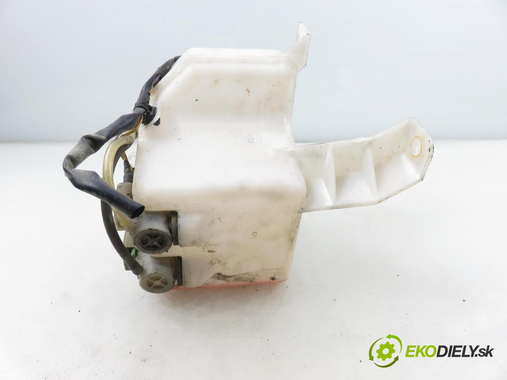 SUZUKI SWIFT III (MZ, EZ) HB 2006 68,00 1.3 4x4 (RS 413) - M13A 1328,00 nádržka ostřikovačů  (Klika dveří ostatní)