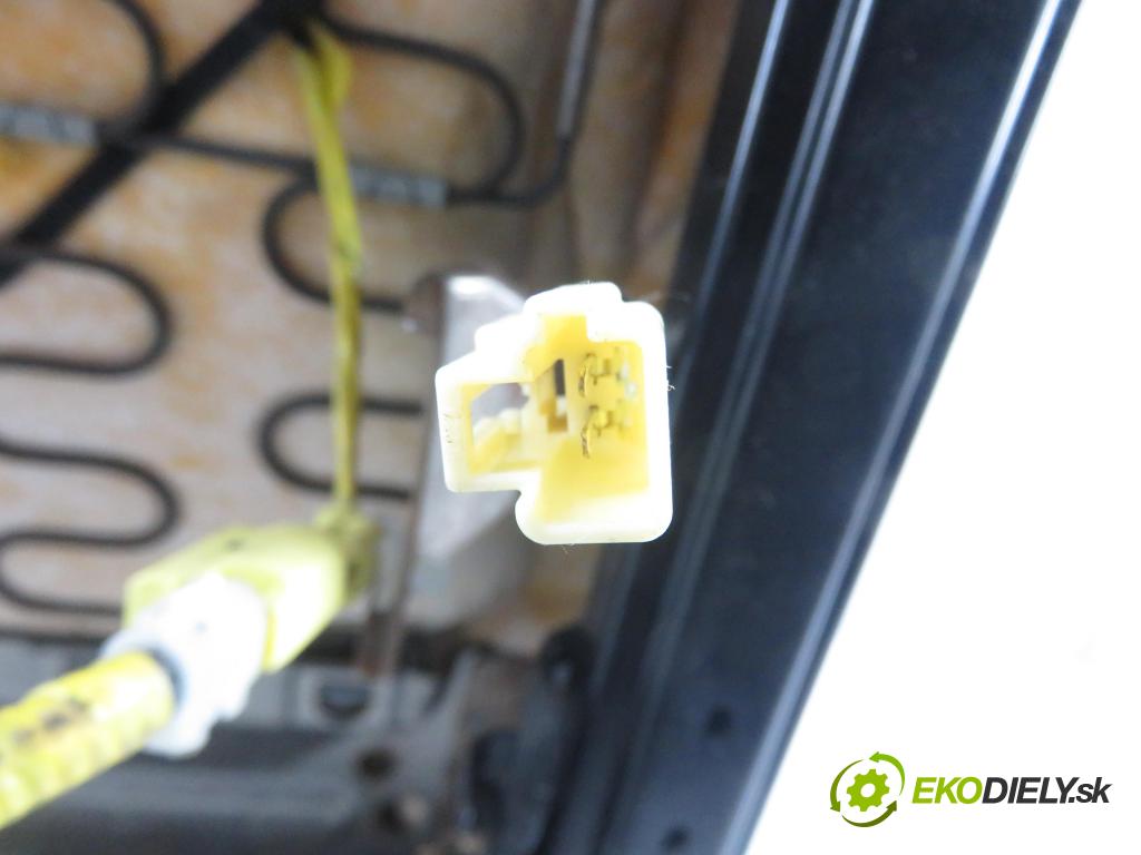 FIAT SEDICI (189_) CROSSOVER 2008 79,00 1.6 4x4 107 1586,00 Sedadlo šoféri