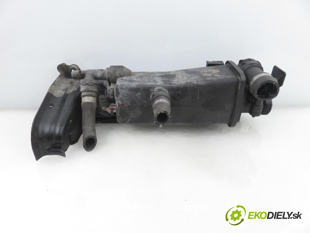 BMW 3 (E46) SEDAN 2001 100,00 320 d 136 - M47 D20 (204D1) 1951,00 nádržka NÁHRADNÍ 2247553 ; 2354043