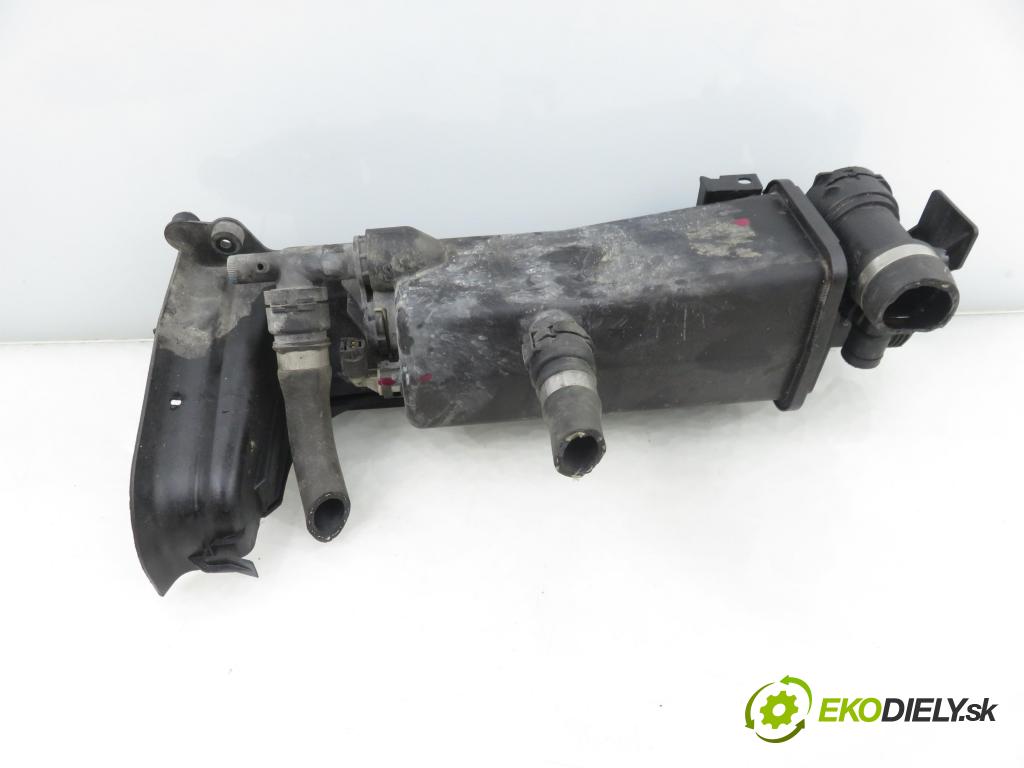 BMW 3 (E46) SEDAN 2001 100,00 320 d 136 - M47 D20 (204D1) 1951,00 nádržka NÁHRADNÍ 2247553 ; 2354043